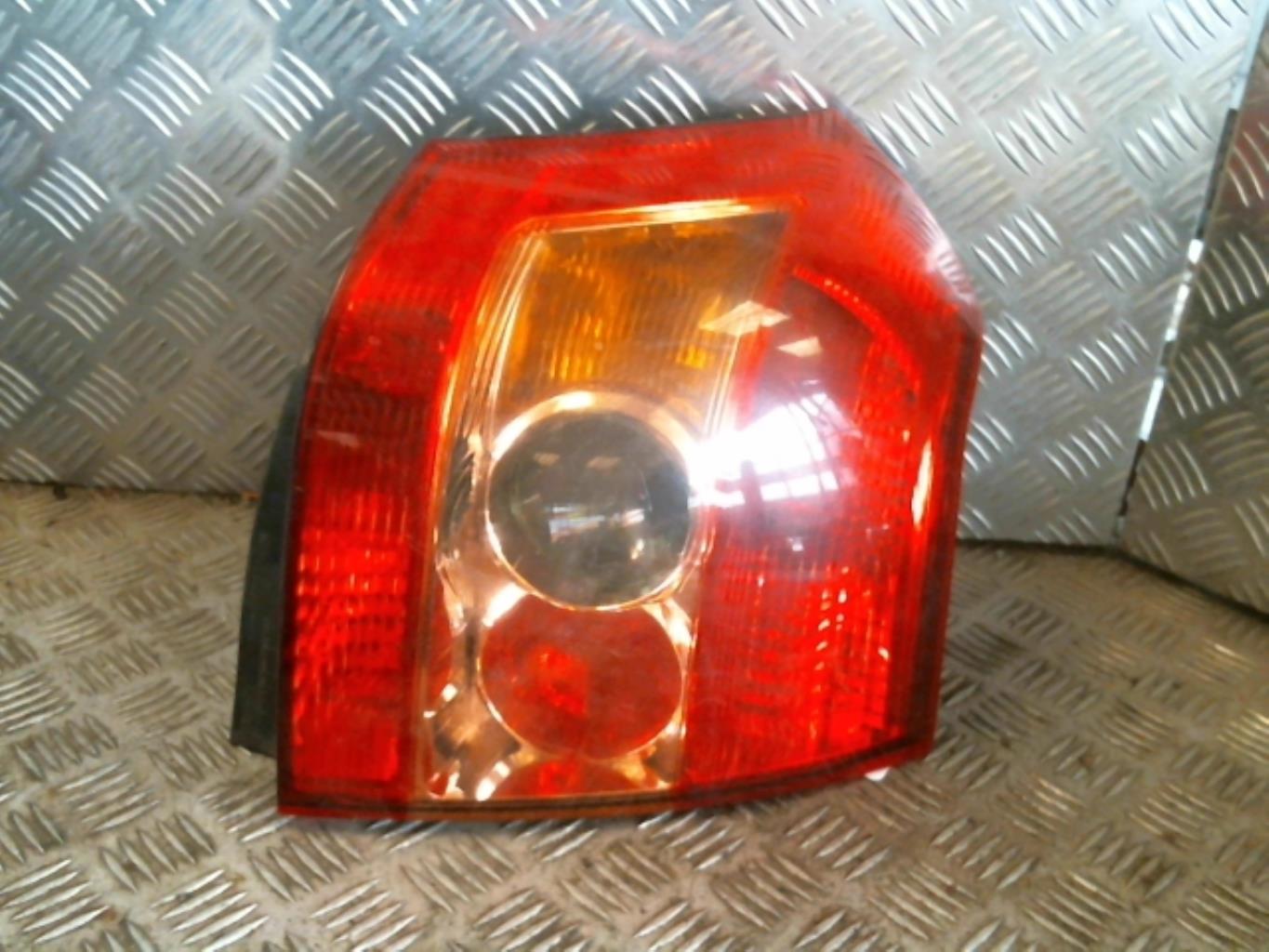 Fanale posteriore principale destro (luci) TOYOTA COROLLA 10 PHASE 2 Diésel - 1