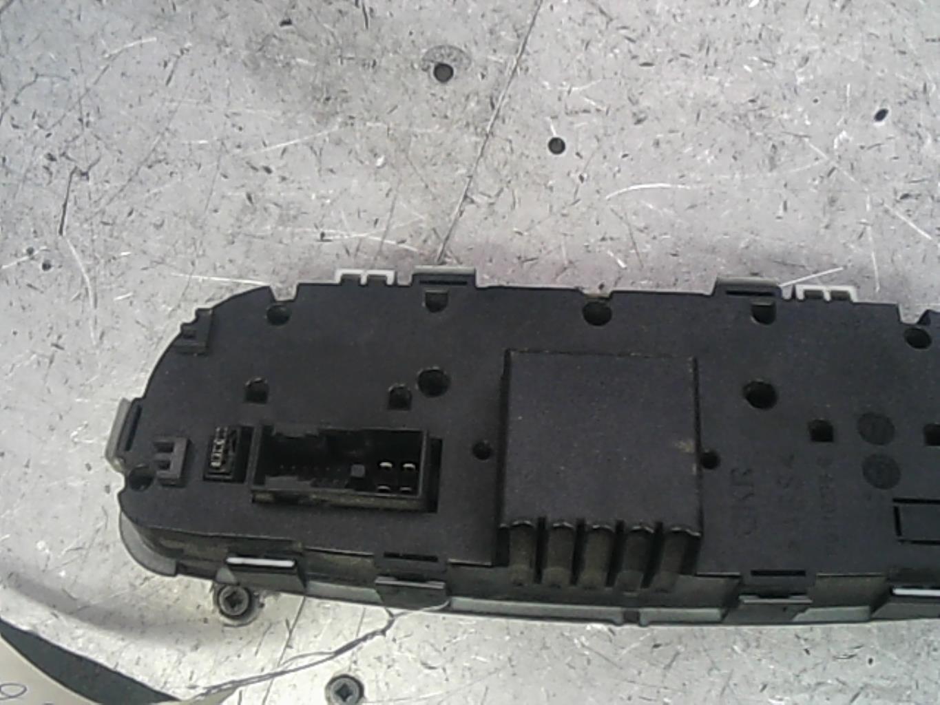 Commande chauffage MERCEDES CLASSE C 203 PHASE 1 Diesel - 1