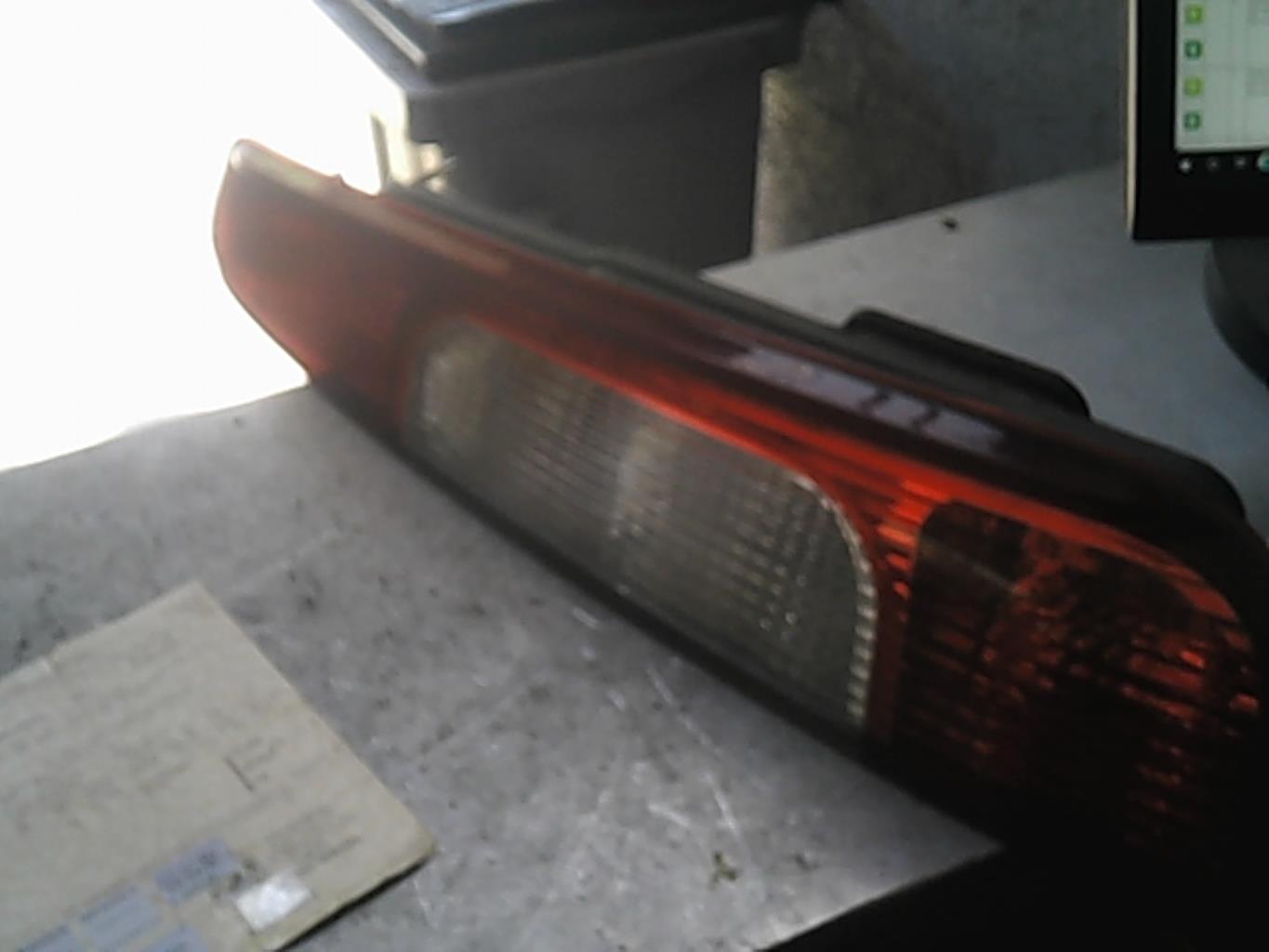Fanale posteriore principale destro (luci) FORD C-MAX 1 PHASE 1 Diésel - 1
