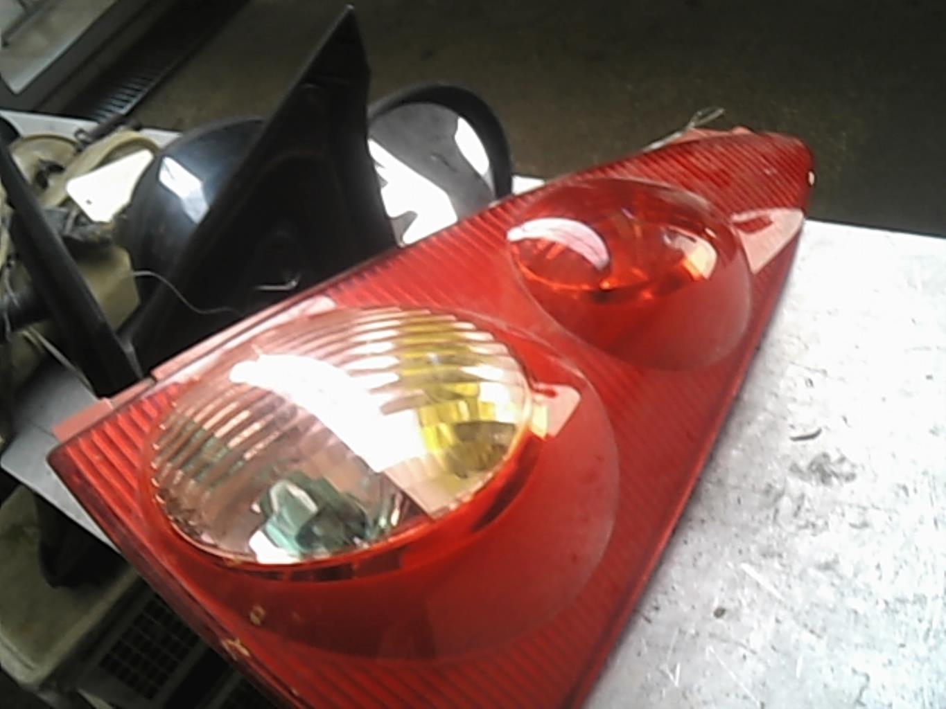 Fanale posteriore principale destro (luci) PEUGEOT 107 PHASE 1 Gasolina - 1