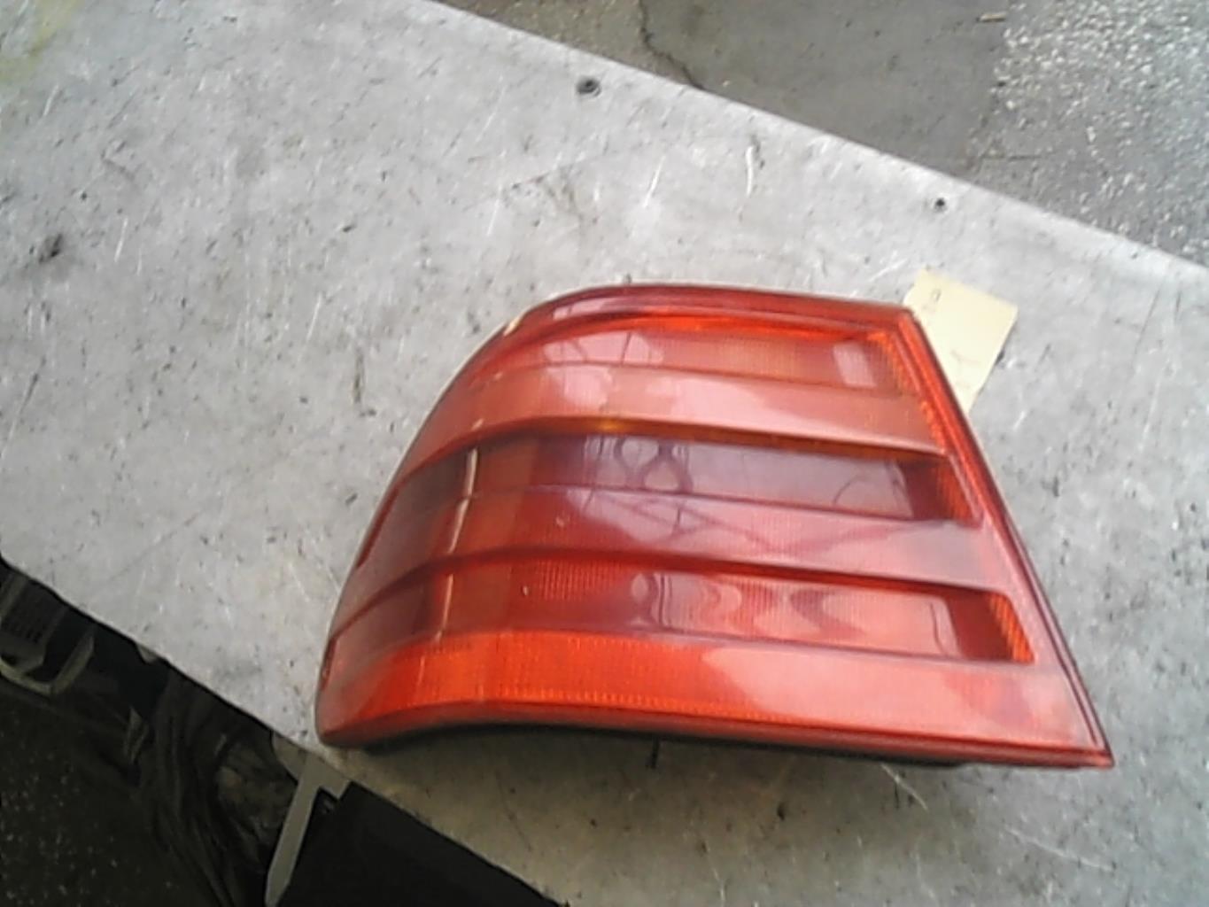 Fanale posteriore principale sinistro (luci) MERCEDES CLASSE E 210 PHASE 1 Diésel - 1