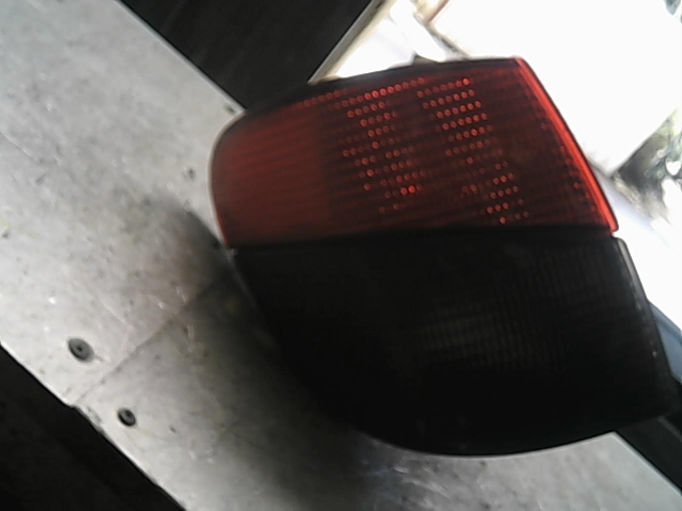 Fanale posteriore principale sinistro (luci) PEUGEOT 406 PHASE 2 BREAK Diésel - 1