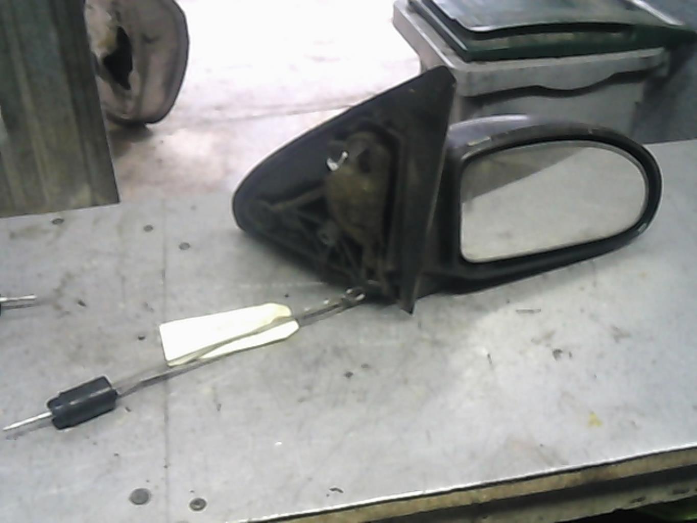 Retrovisor derecho FORD FOCUS 1 Diésel - 1