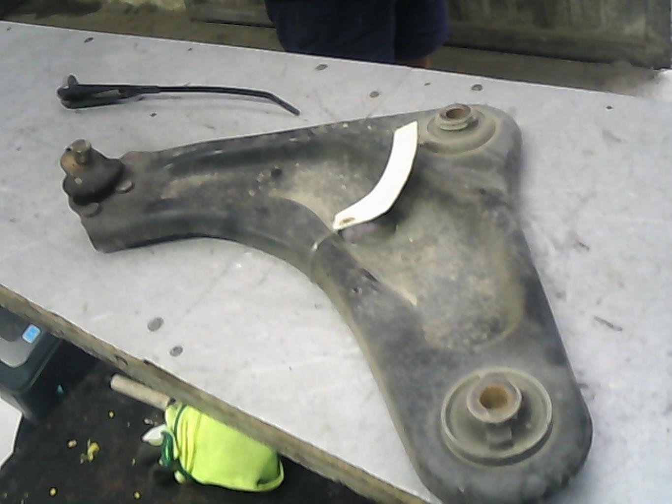 Triangle avant gauche PEUGEOT 207 PHASE 1 Diesel - 1