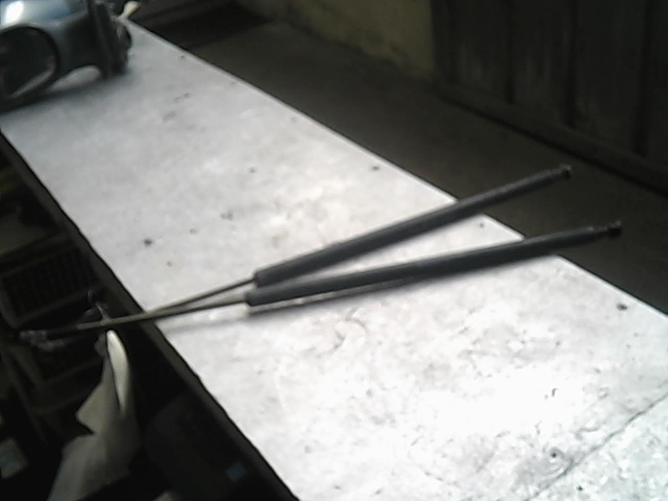 Verin de coffre BMW SERIE 3 E46 COMPACT PHASE 1 Diesel - 1