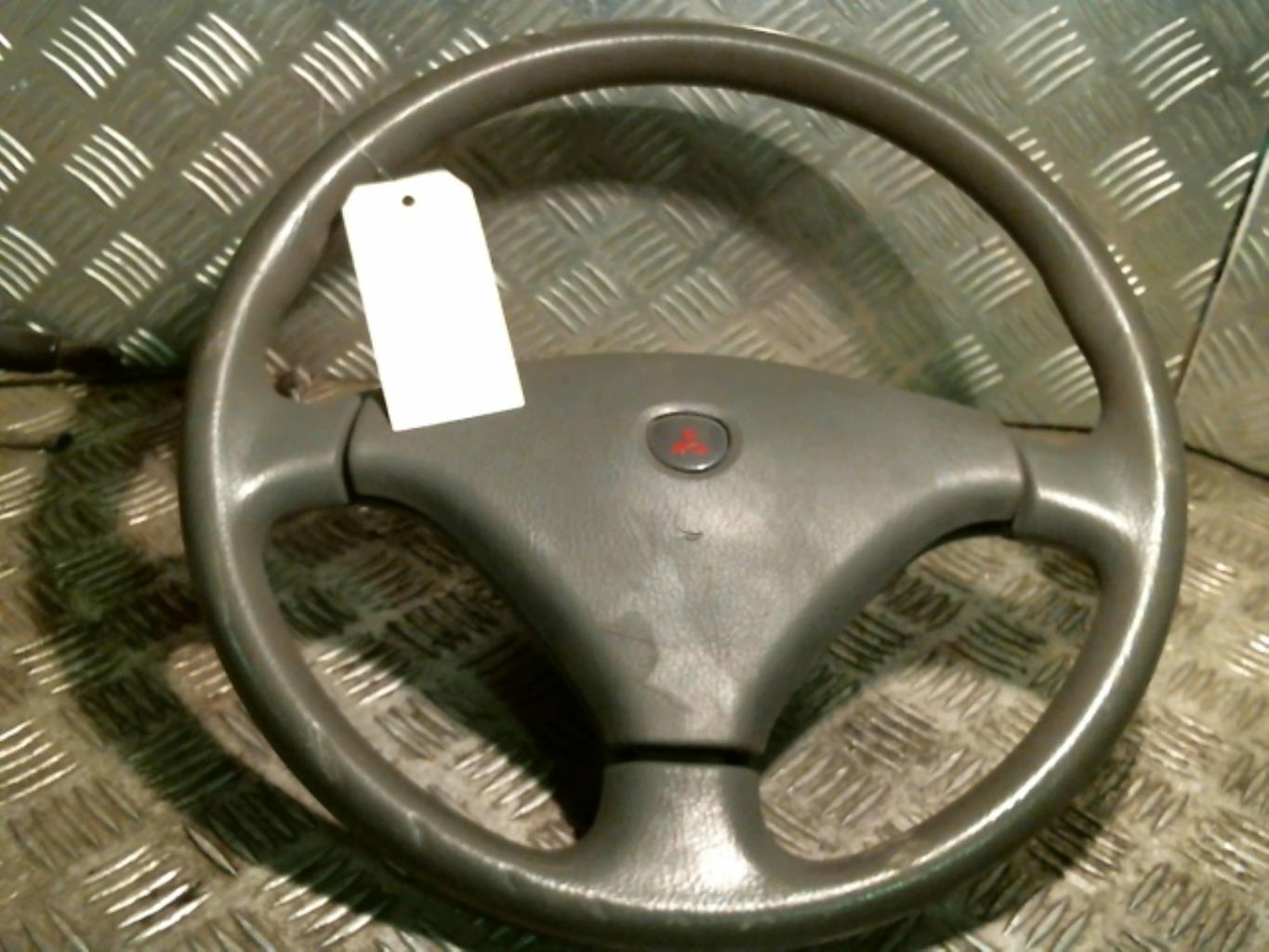 Volant MITSUBISHI COLT 4 Essence - 1
