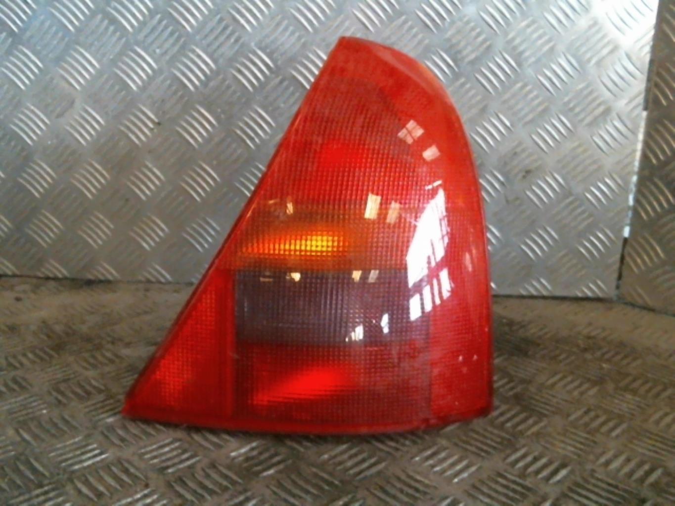 Fanale posteriore principale destro (luci) RENAULT CLIO 2 PHASE 1 Gasolina - 1