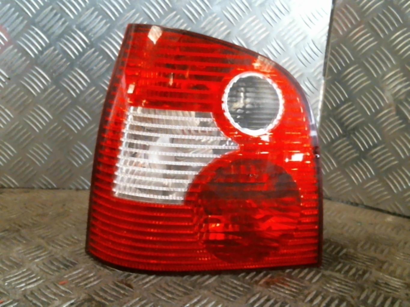 Fanale posteriore principale sinistro (luci) VOLKSWAGEN POLO 4 PHASE 1 Gasolina - 1
