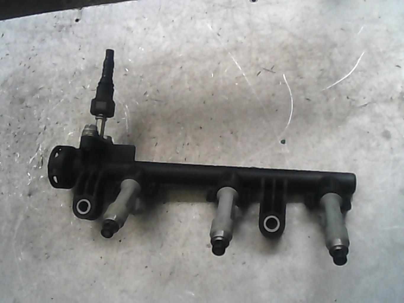 Collettore iniezione TOYOTA YARIS 2 PHASE 1 Gasolina - 1