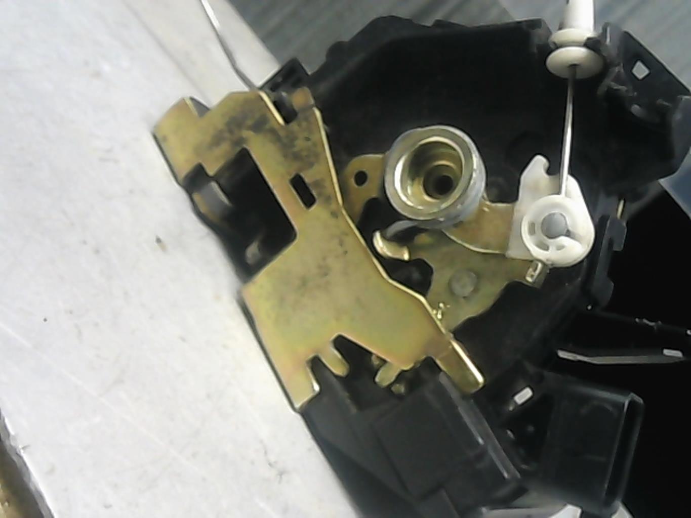Chiusura centralizzata anteriore sinistra FORD FOCUS 1 Diésel - 1