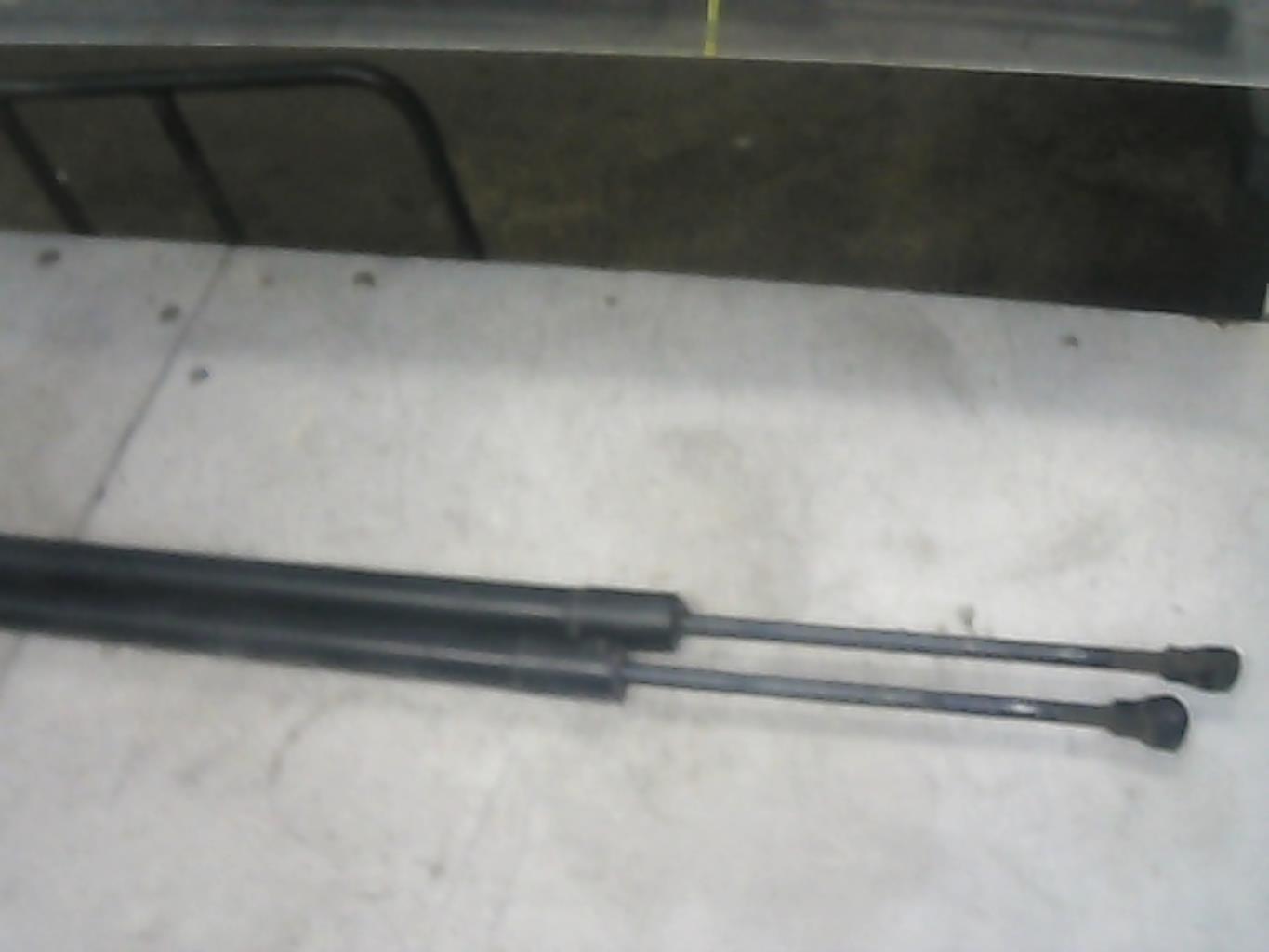 Verin de coffre RENAULT MODUS PHASE 1 Diesel - 1