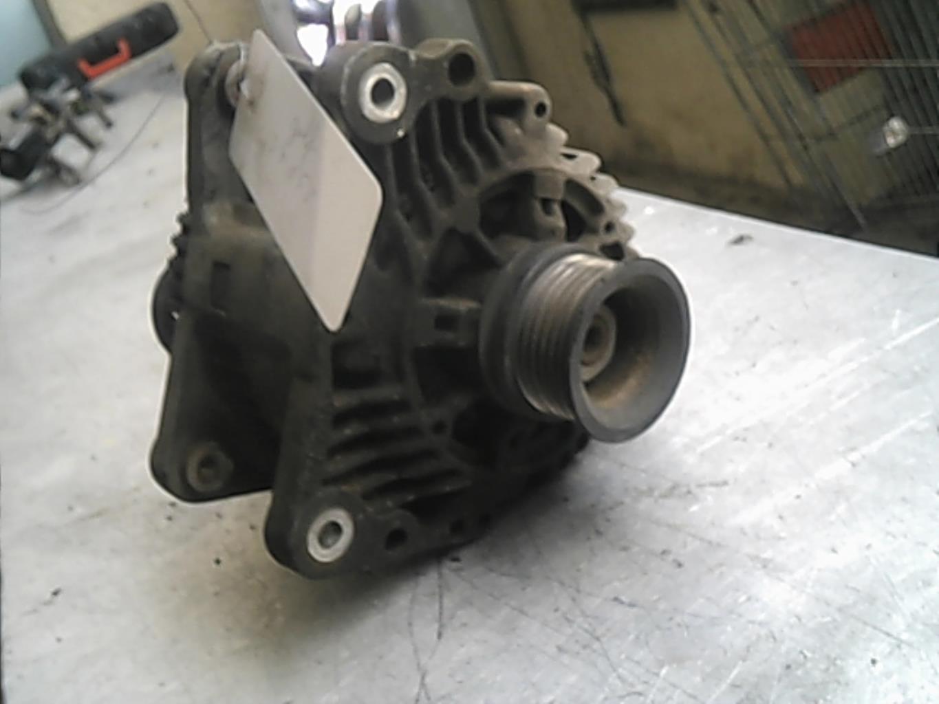 Alternatore VOLKSWAGEN GOLF 3 Diésel - 1