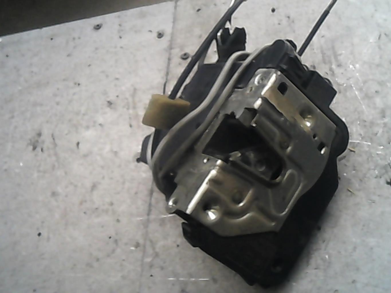 Chiusura centralizzata anteriore destra MERCEDES CLASSE C 203 COUPE SPORT PHASE 1 Gasolina - 1