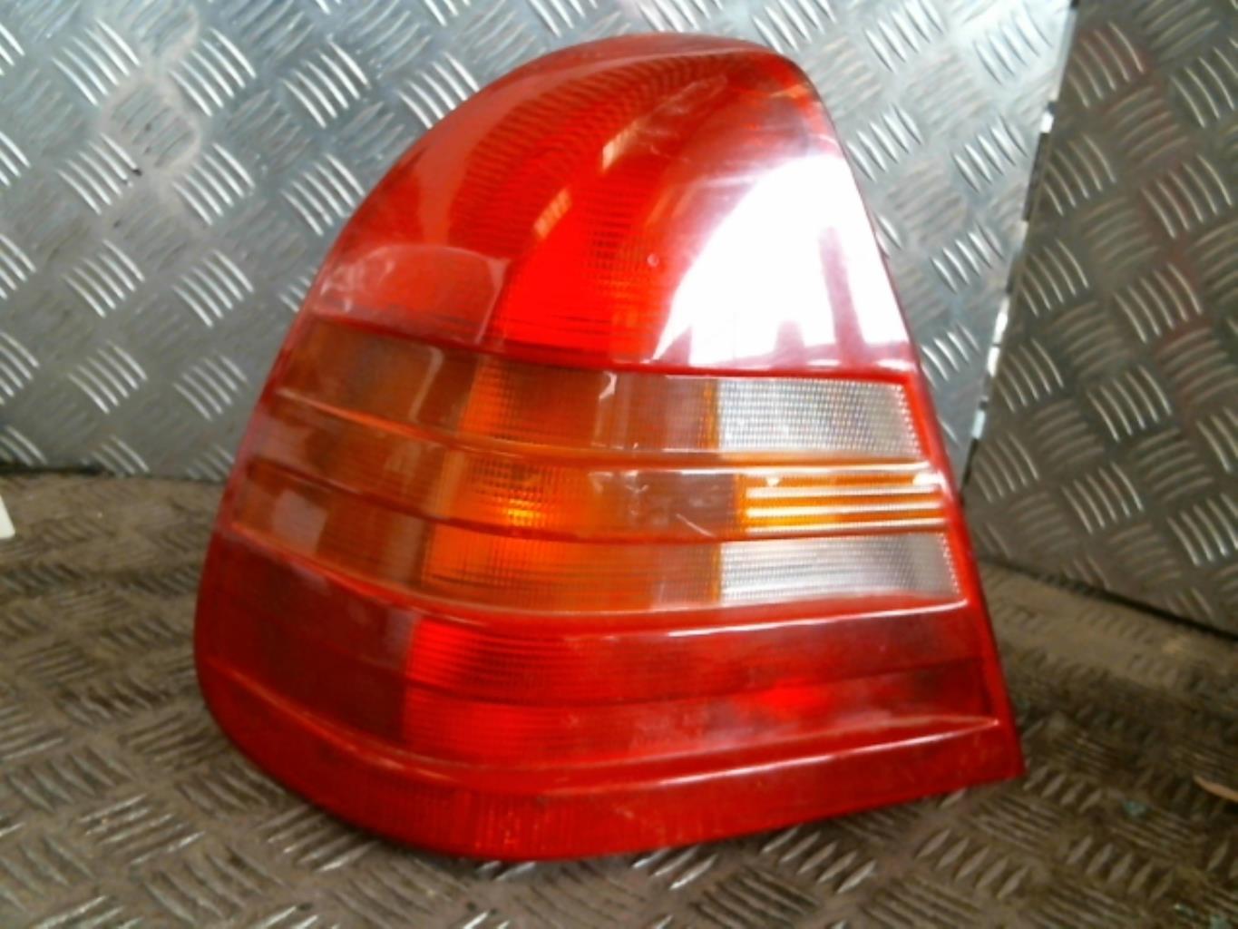 Fanale posteriore principale sinistro (luci) MERCEDES CLASSE C 202 PHASE 1 Diésel - 1