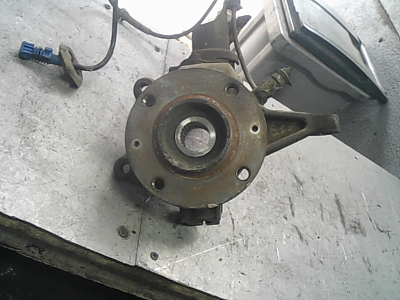 Fusee avant gauche PEUGEOT 206 PHASE 1 Diesel - 1
