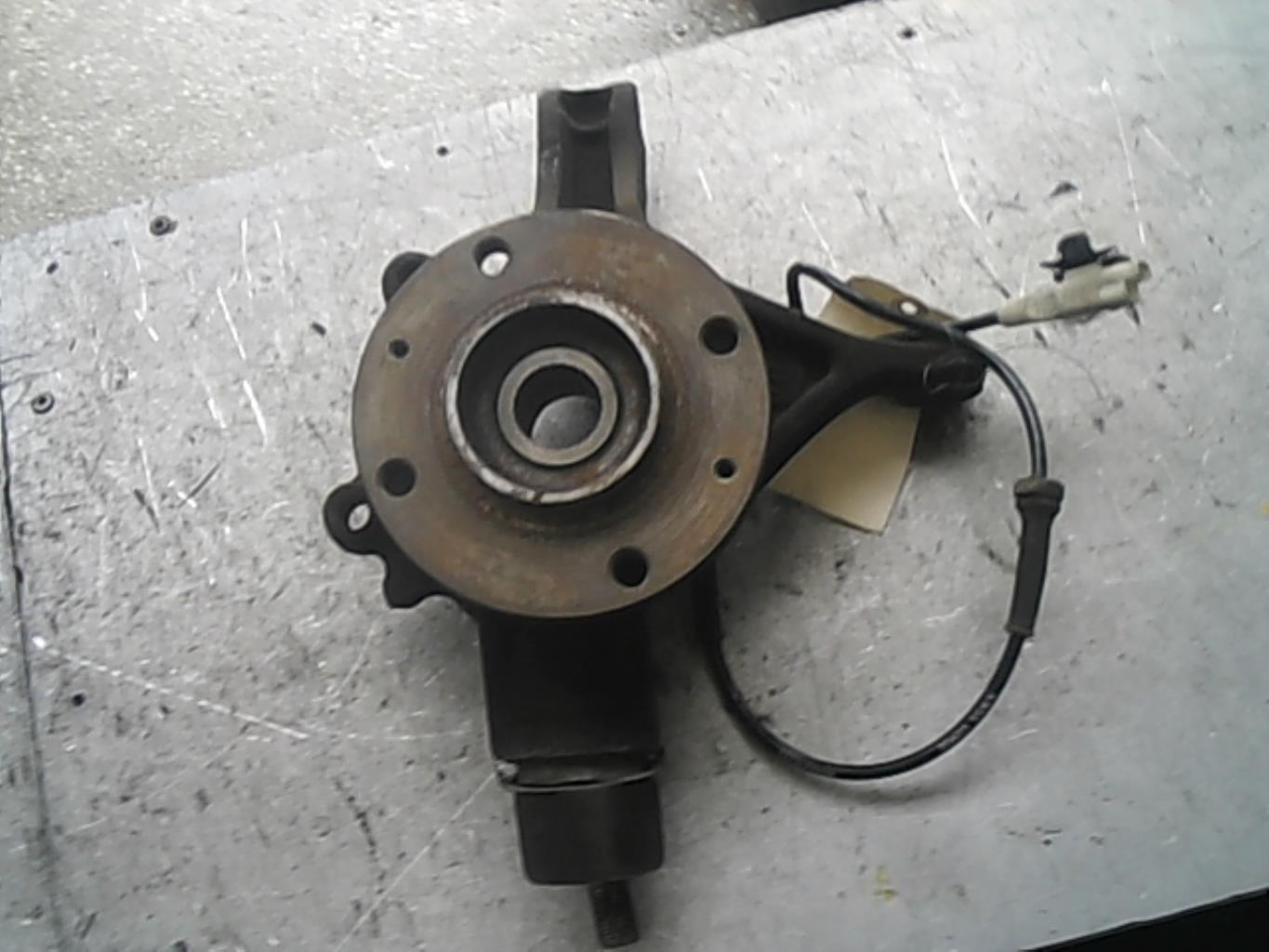 Fusee avant gauche PEUGEOT 307 PHASE 2 Diesel - 1