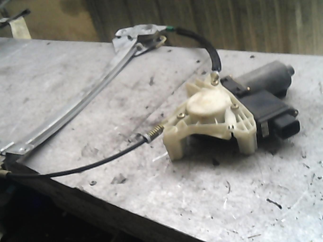 Alzacristalli elettrico posteriore sinistro MITSUBISHI CARISMA PHASE 2 Diésel - 1