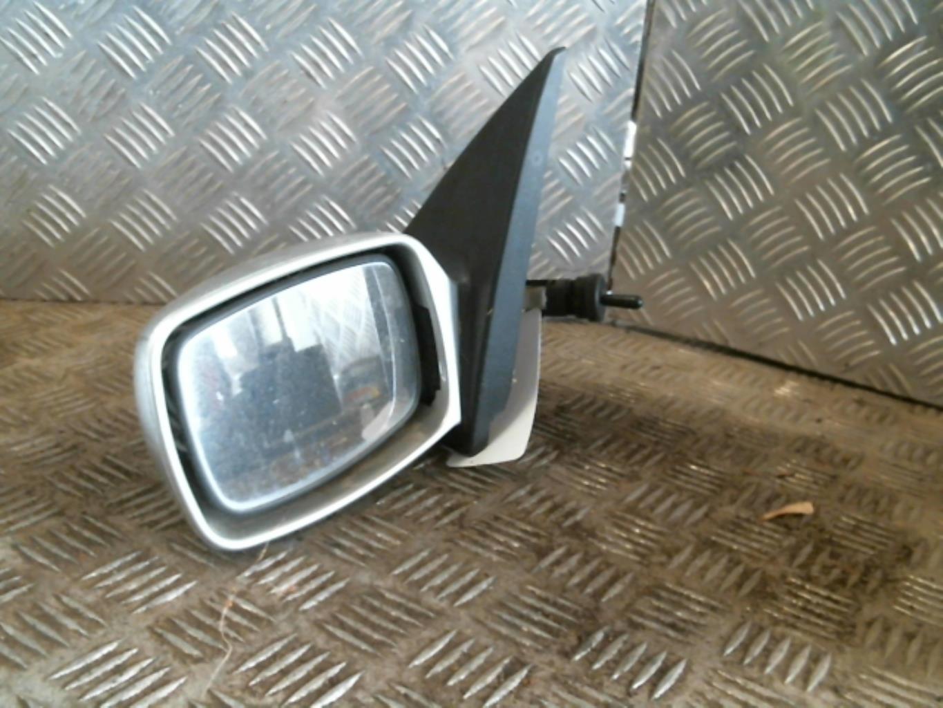 Retrovisor izquierdo FORD ESCORT 6 Gasolina - 1