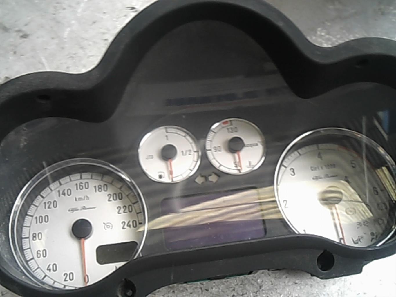 Compteur ALFA ROMEO 147 PHASE 2 Diesel - 1