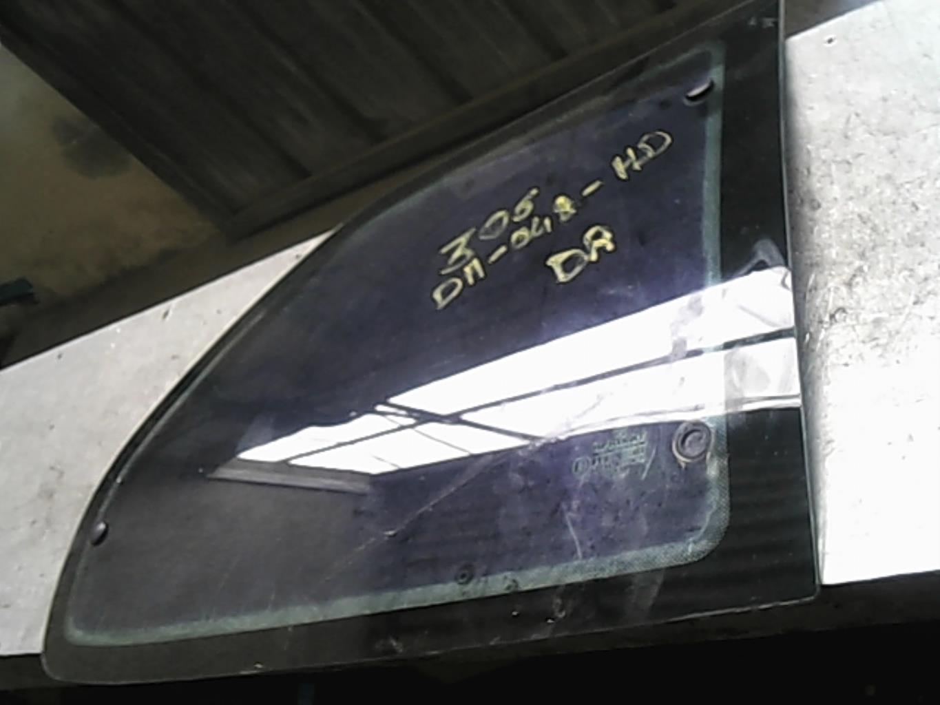 Ventanilla triangular trasera derecha PEUGEOT 306 PHASE 1 Diésel - 1