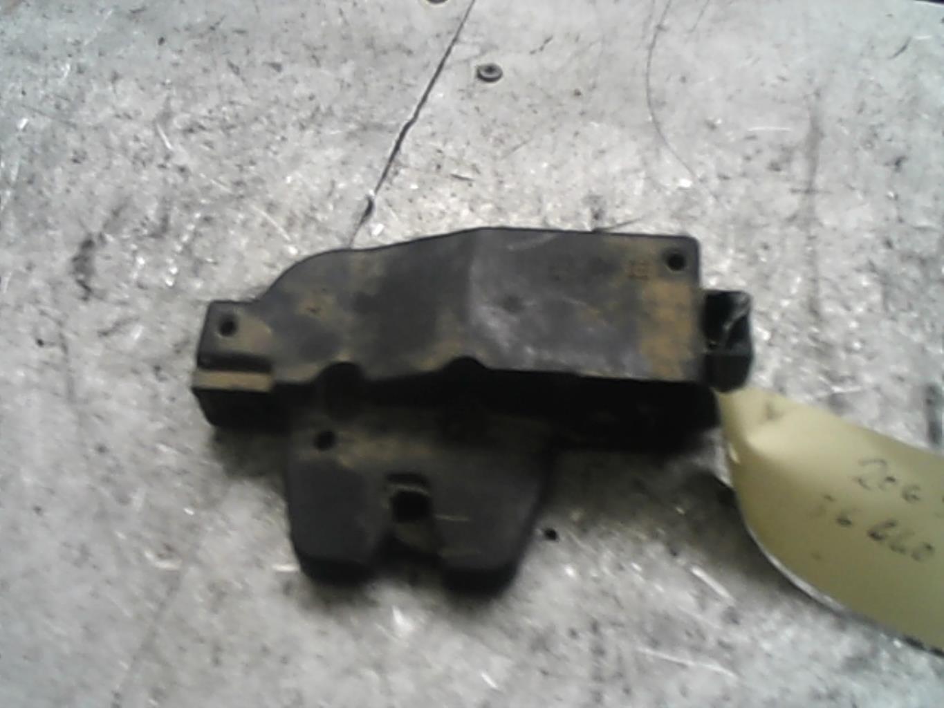 Chiusura centralizzata bagagliaio PEUGEOT 206 PHASE 1 BREAK Diésel - 1