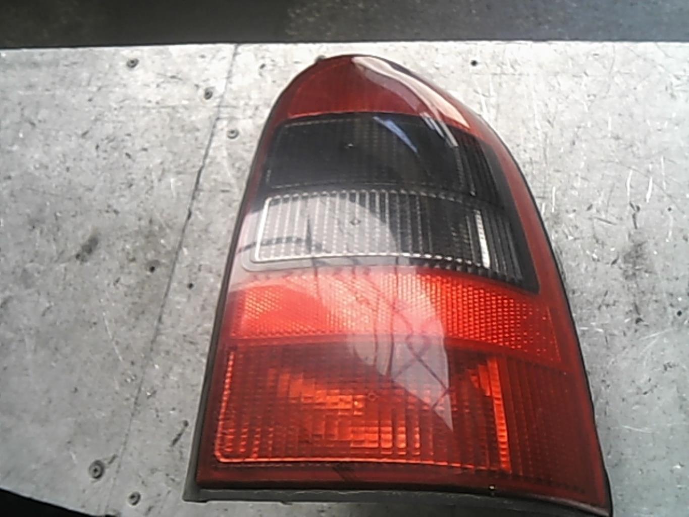Fanale posteriore principale destro (luci) OPEL VECTRA B PHASE 2 BREAK Diésel - 1