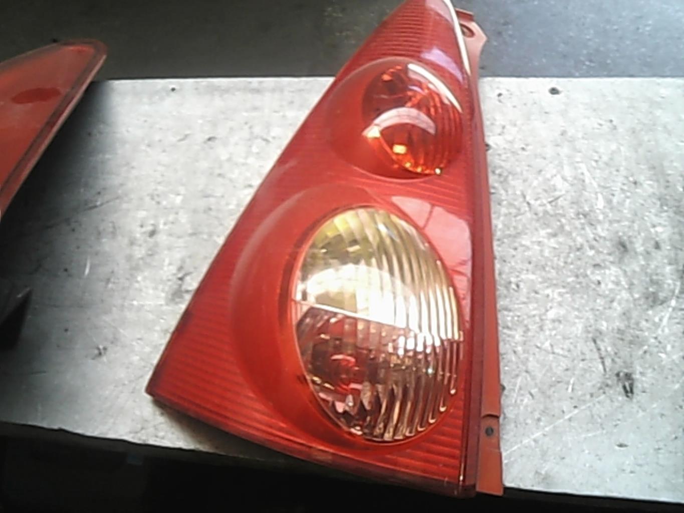 Fanale posteriore principale sinistro (luci) PEUGEOT 107 PHASE 1 Gasolina - 1