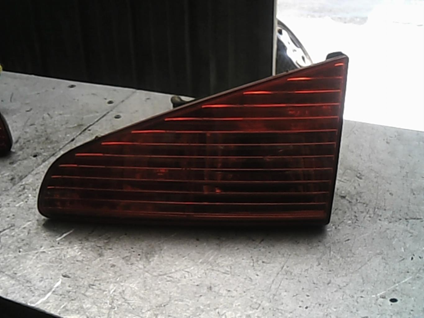 Feu arriere secondaire droit (feux) PEUGEOT 607 PHASE 1 Diesel - 1