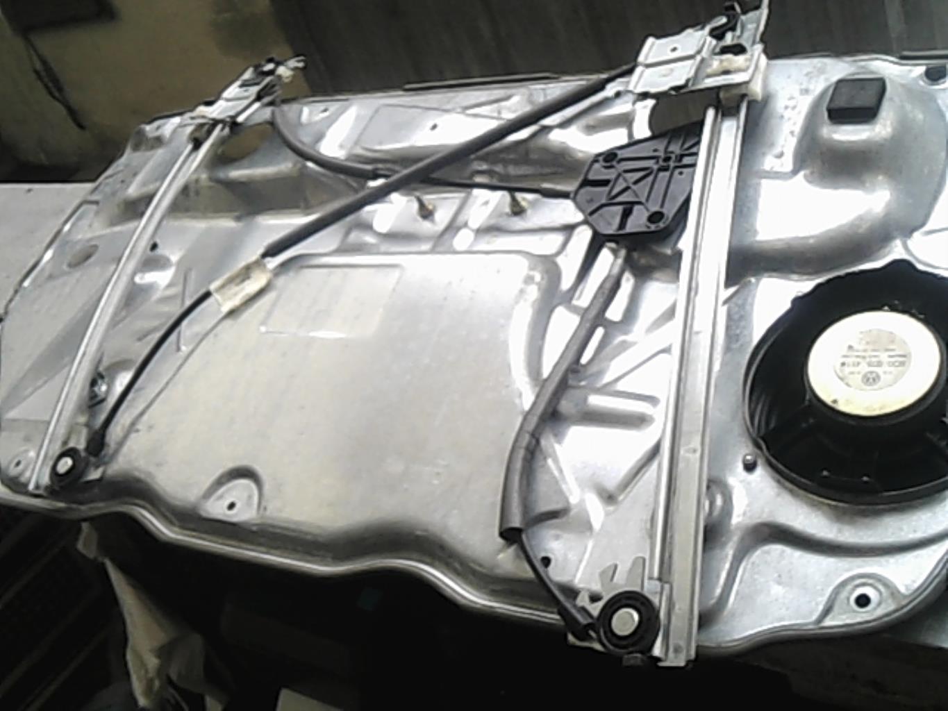 Alzacristalli elettrico anteriore destro VOLKSWAGEN POLO 4 PHASE 1 Diésel - 1