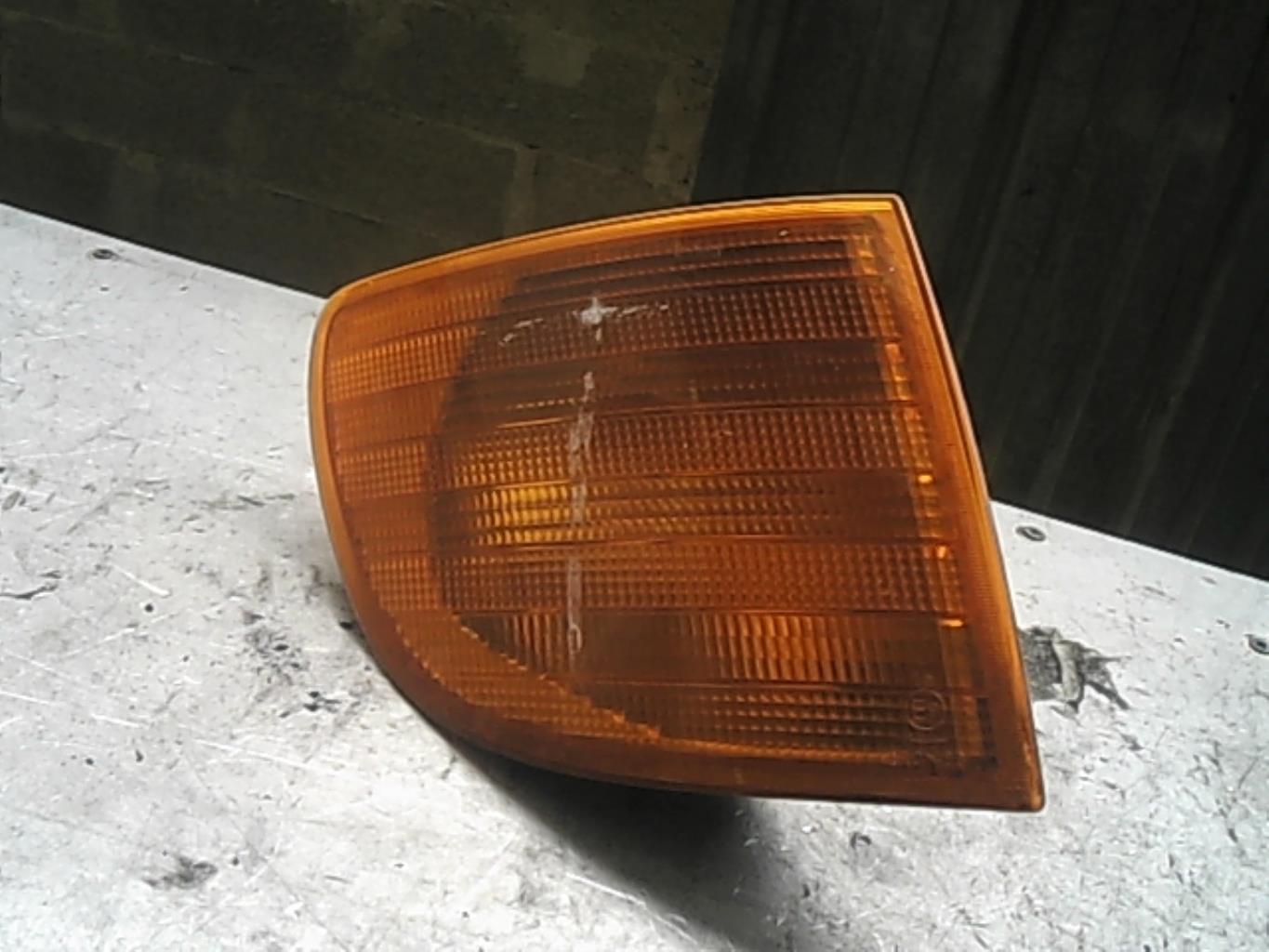 Gruppo ottico anteriore secondario destro (luci)(freccia) MERCEDES VITO 638 Diésel - 1