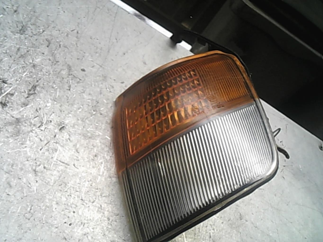 Gruppo ottico anteriore secondario sinistro (luci)(freccia) MITSUBISHI PAJERO 2 Diésel - 1