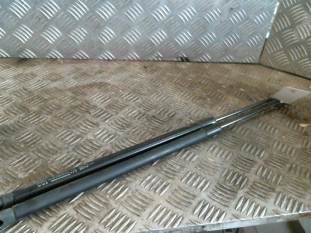 Verin de coffre OPEL ANTARA PHASE 1 Diesel - 1
