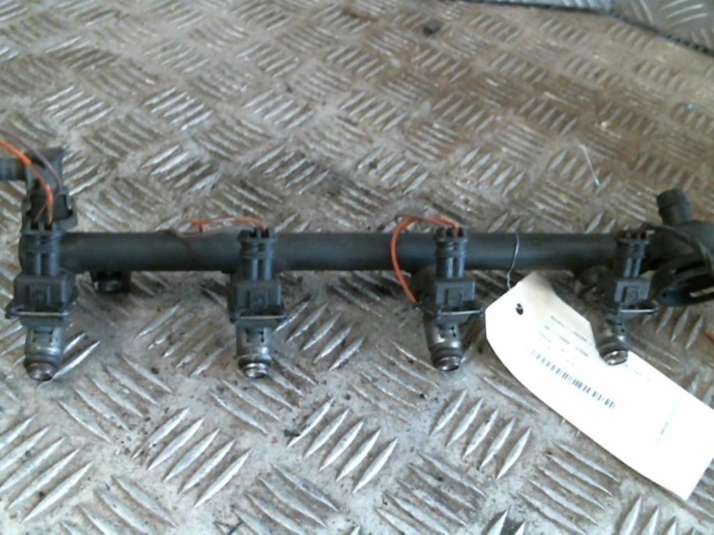 Rampe injection RENAULT LAGUNA 1 PHASE 2 Essence - 1