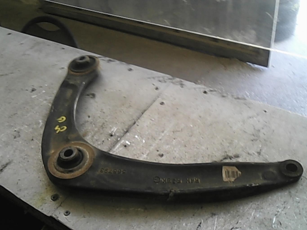 Triangle avant gauche CITROEN C4 1 PHASE 1 COUPE  - 1