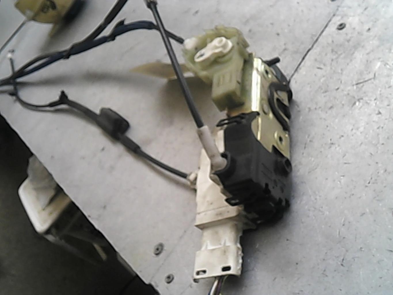 Chiusura centralizzata anteriore sinistra PEUGEOT 1007 Diésel - 1