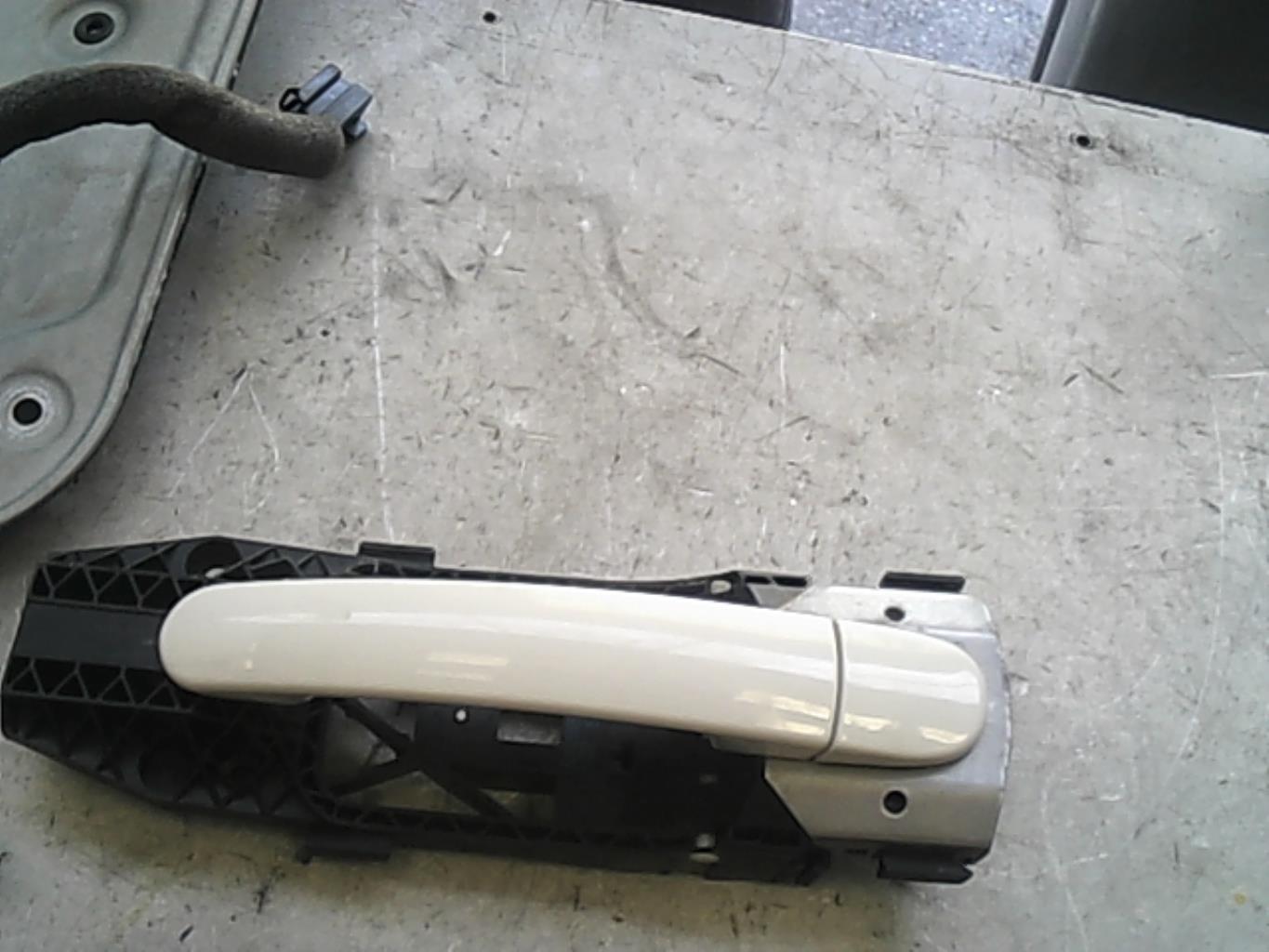 Maniglia portiera posteriore destra SKODA YETI PHASE 1 Diésel - 1