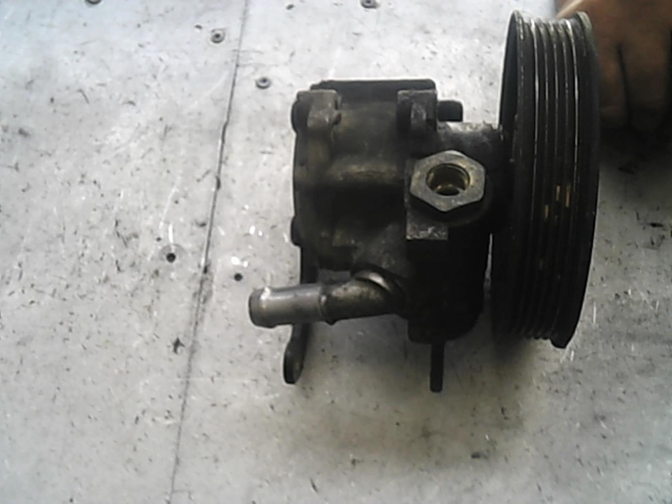 Pompe de direction MERCEDES VITO 638 Diesel - 1