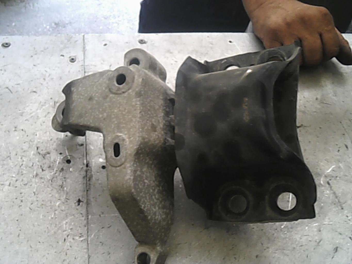 Supporto motore destro RENAULT CLIO 2 CAMPUS PHASE 2 Diésel - 1
