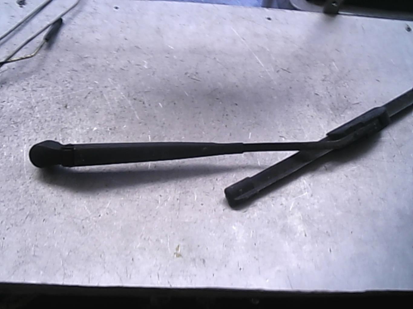 Braccio tergicristallo posteriore SUZUKI GRAND VITARA 1 Diésel - 1