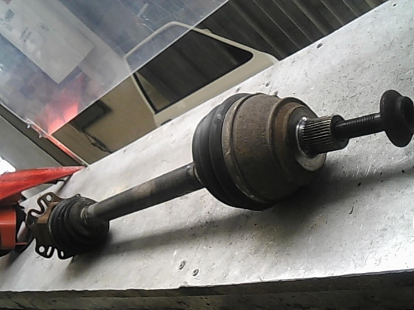 Giunto cardanico albero di trasmissione sinistro AUDI A6 3 AVANT PHASE 1 BREAK Diésel - 1