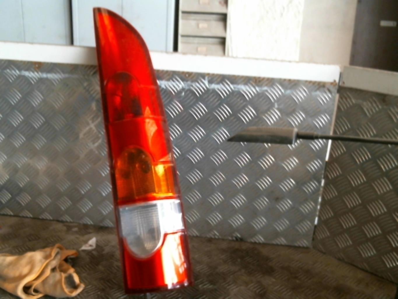 Fanale posteriore principale destro (luci) RENAULT KANGOO 1 PHASE 1 Gasolina - 1