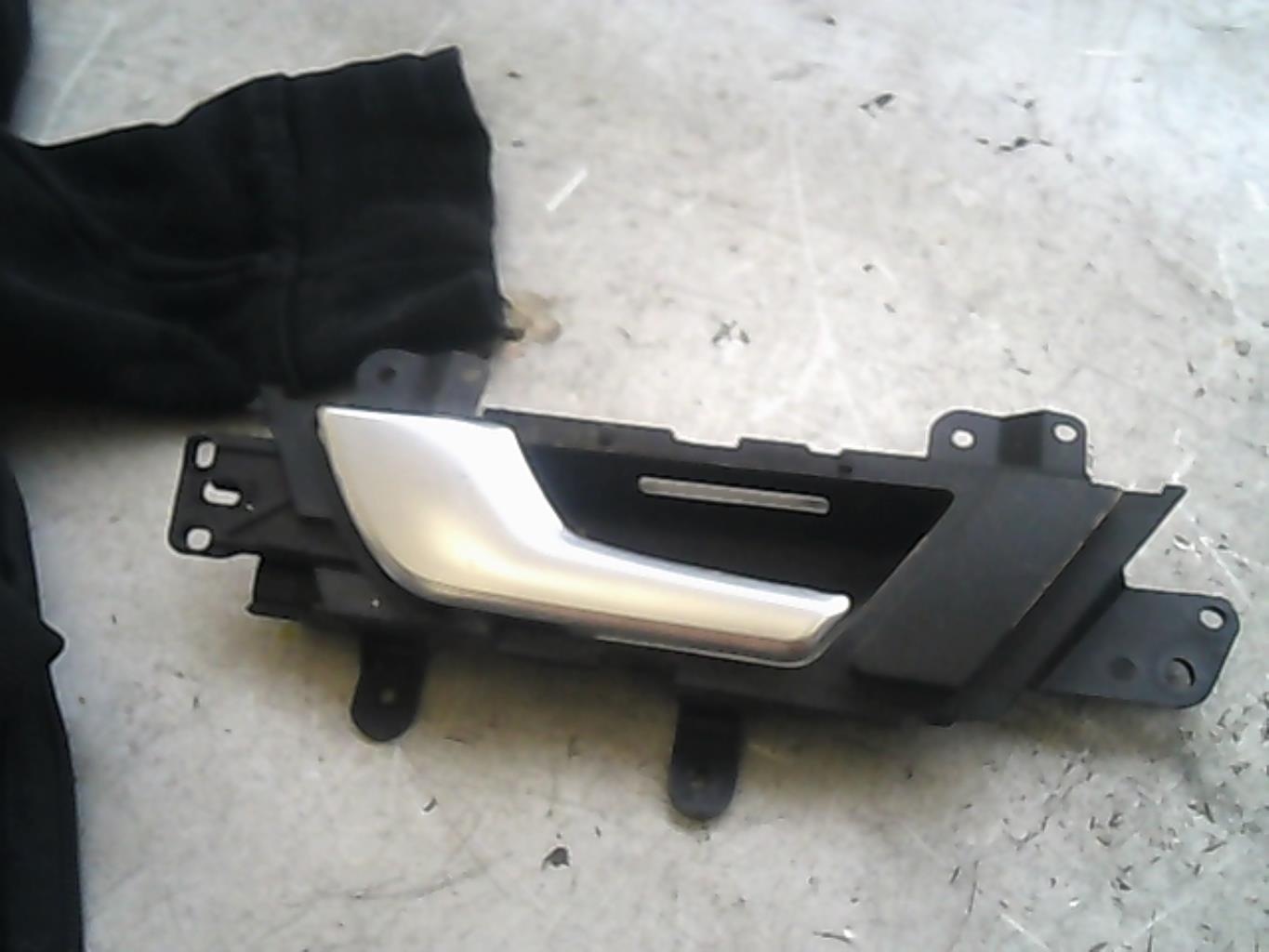 Maniglia interna posteriore sinistra AUDI A6 3 ALLROAD PHASE 1 BREAK Diésel - 1
