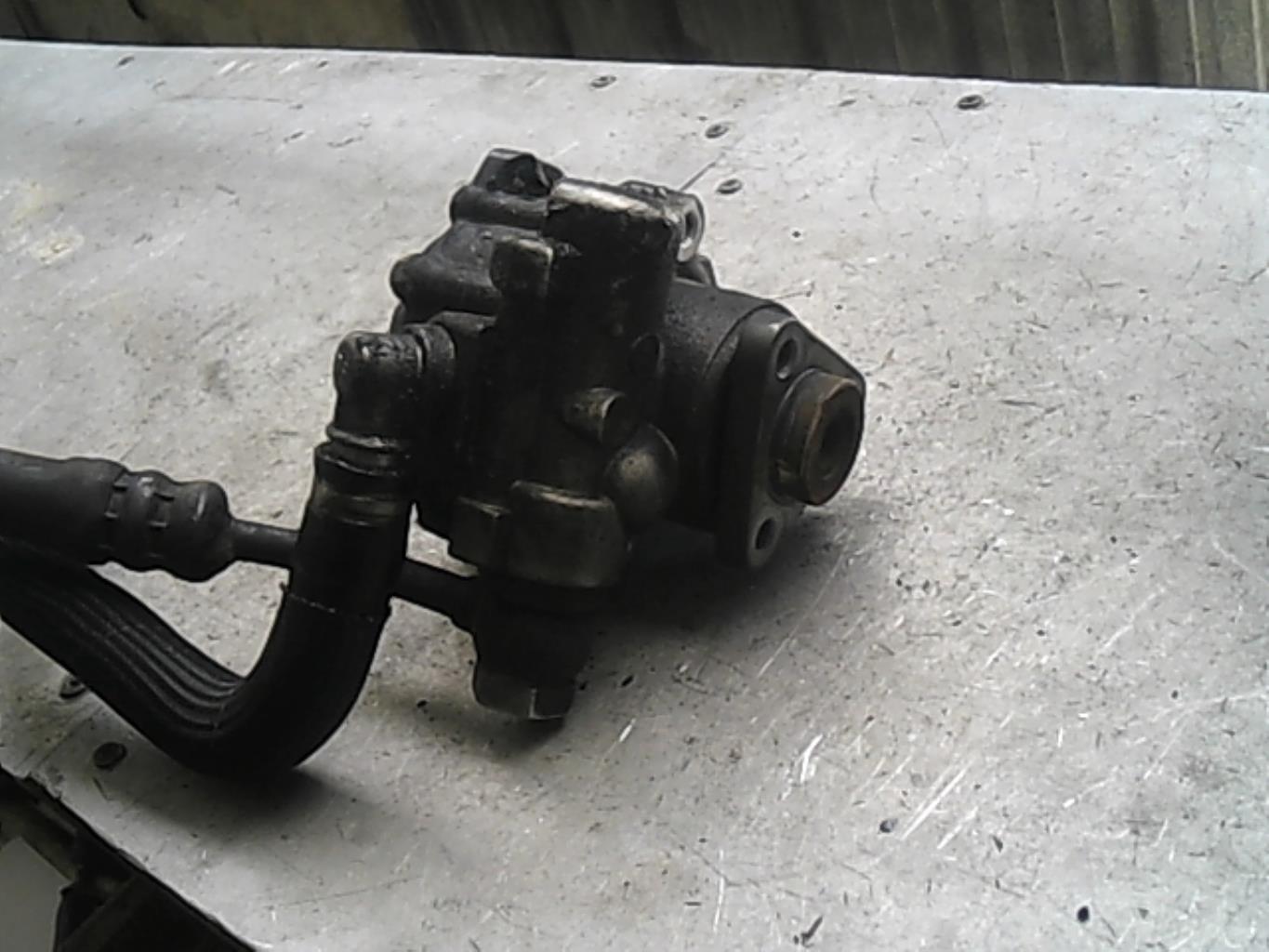 Pompe de direction AUDI A6 3 AVANT PHASE 1 BREAK Diesel - 1