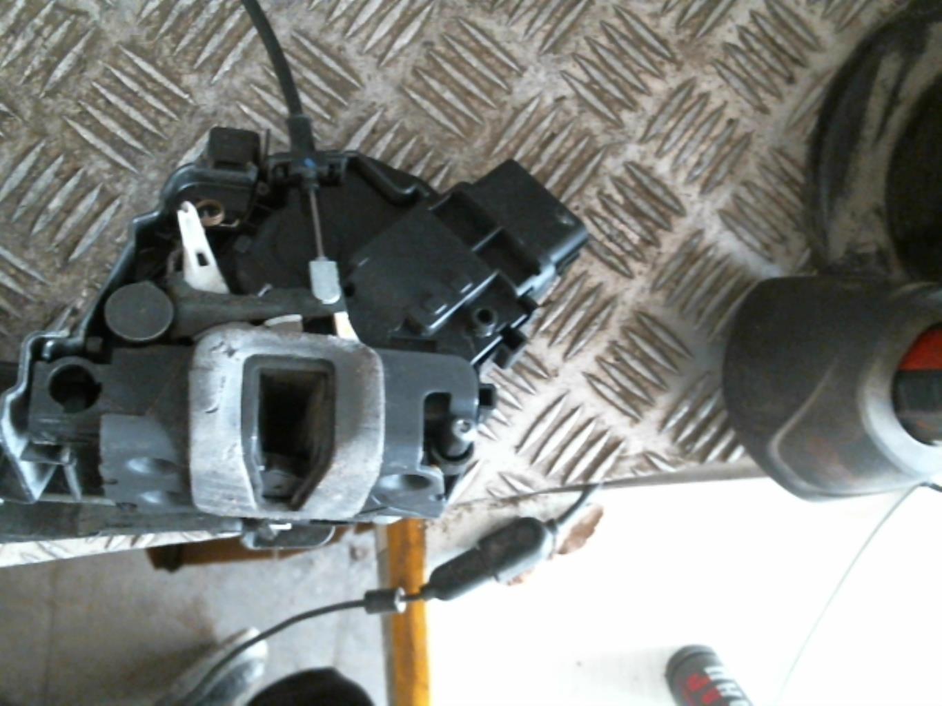 Chiusura centralizzata anteriore sinistra FORD S-MAX 1 PHASE 1 Diésel - 1