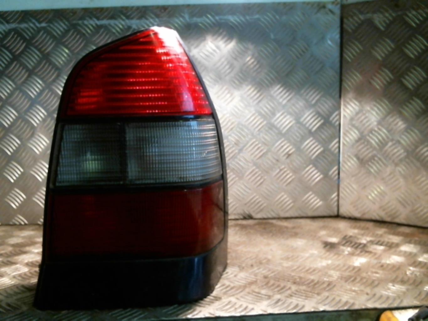 Fanale posteriore principale destro (luci) NISSAN PRIMERA 1 PHASE 1 Diésel - 1