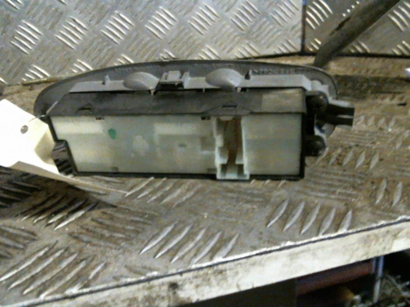 Interruttore alzacristalli NISSAN ALMERA TINO PHASE 2 Diésel - 1