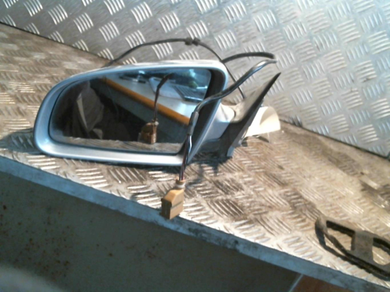 Retrovisor izquierdo AUDI A4 2 PHASE 1 Diésel - 1