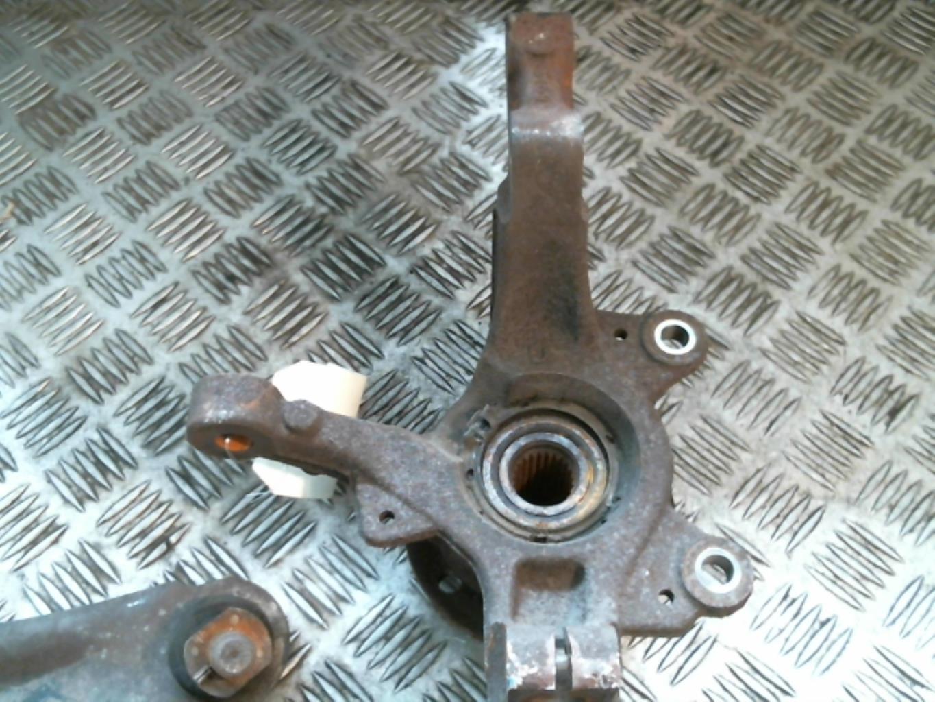 Fusee avant gauche RENAULT MODUS PHASE 1 Essence - 1
