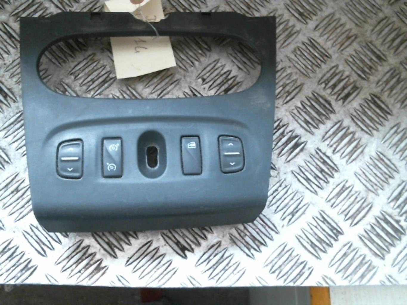 Interruptor de elevalunas DACIA SANDERO 2 PHASE 1 Diésel - 1