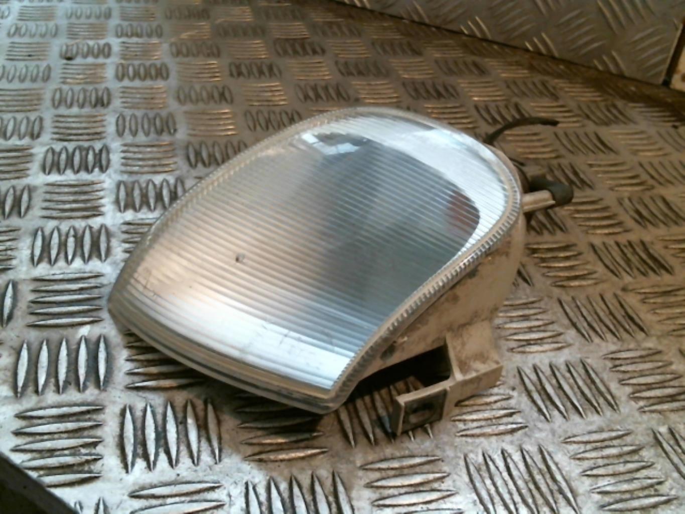 Gruppo ottico anteriore secondario destro (luci)(freccia) VOLKSWAGEN POLO 3 PHASE 1 Gasolina - 1